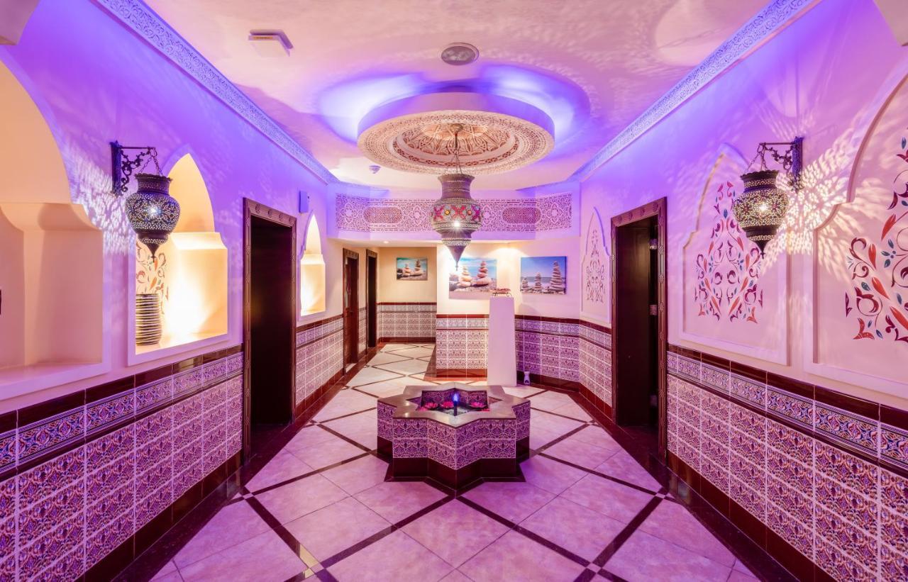 Holiday Inn Riyadh Al Qasr By Ihg Riade Exterior foto